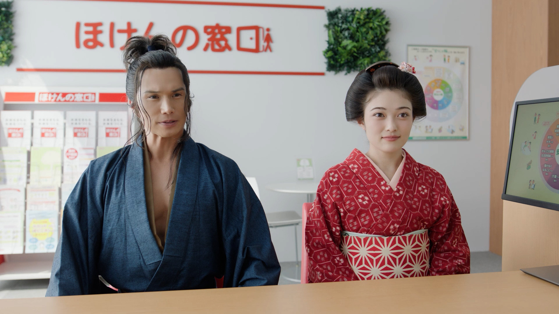 ほけんの窓口新CM「銅像」篇